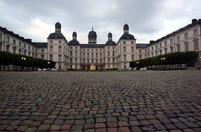 Schloss_Bensberg_bei_Tag.jpg