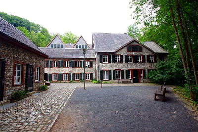 Wirtschaftsgebaeude_Alte_Dombach.jpg