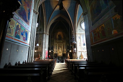 In_der_Apollinariskirche_Remagen.jpg