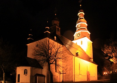 Kirche_Hallenberg_Sauerland.jpg