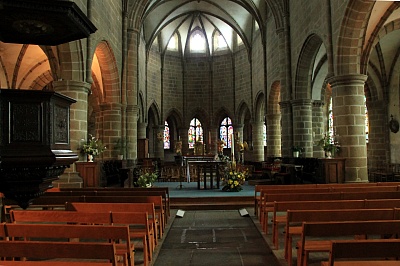 Kirche_in_der_Normandie.jpg