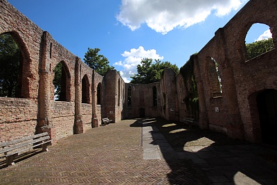 Kirchenruine_Oude_Niedorp_Holland.jpg