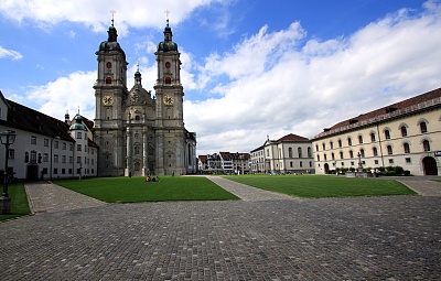Sankt_Gallen_Stiftskirche.jpg