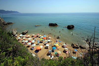 Strand_Mirtiotissa_auf_Korfu.JPG