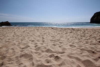Strand_an_der_Algarve.jpg