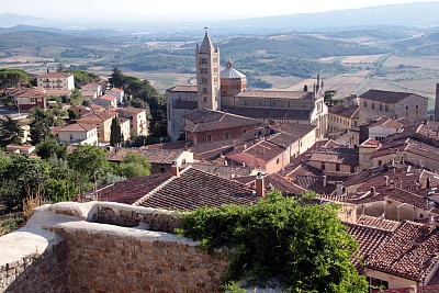 Blick_Massa_Marittima.jpg