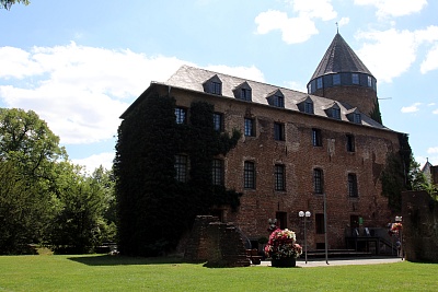 Burg_Brueggen.jpg