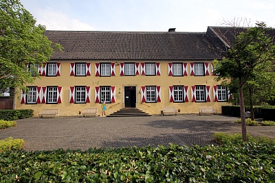 Herrenhaus_Friedestrom_Zons.jpg