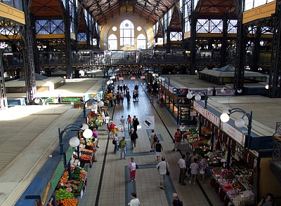 Markthalle_in_Budapest.jpg