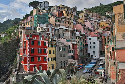 Riomaggiore_Cinque-Terre.jpg